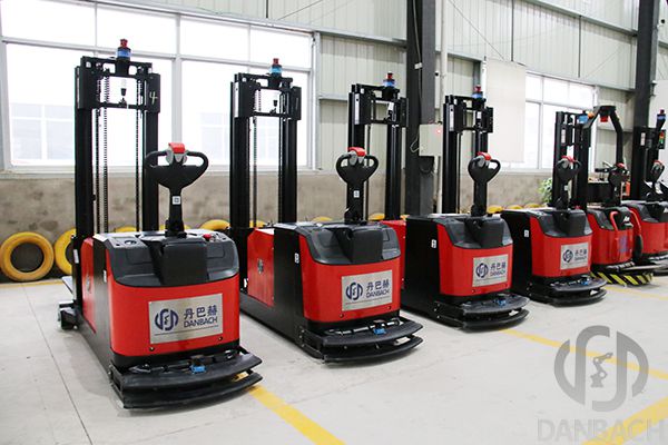 無人叉車主要特點與應(yīng)用場景